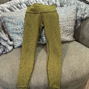 Lululemon green leggings and size 8